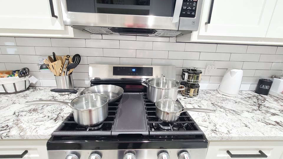 Nice cooking pots. Stainless steel