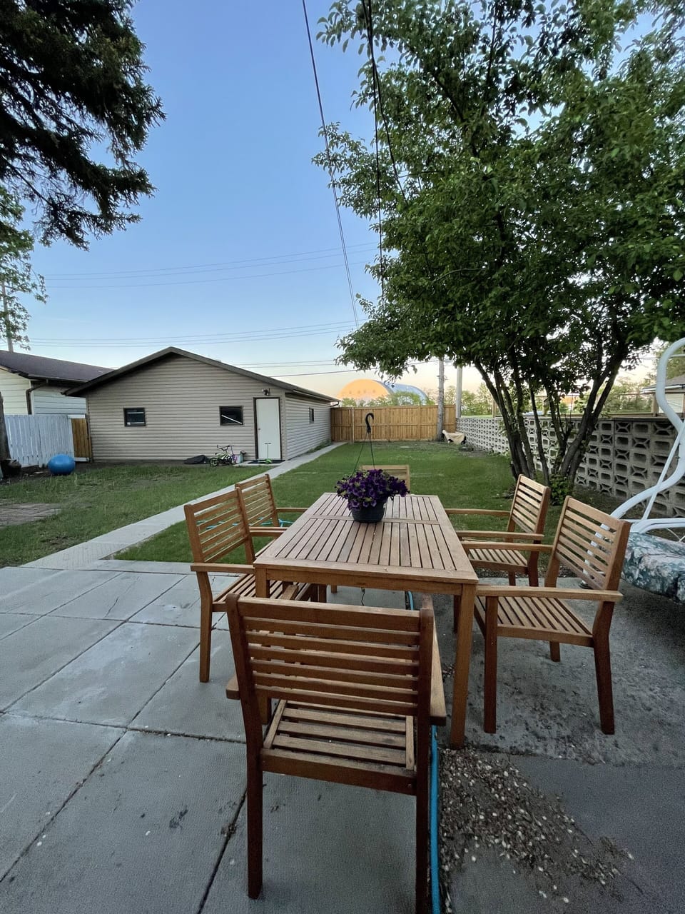 Outdoor dining