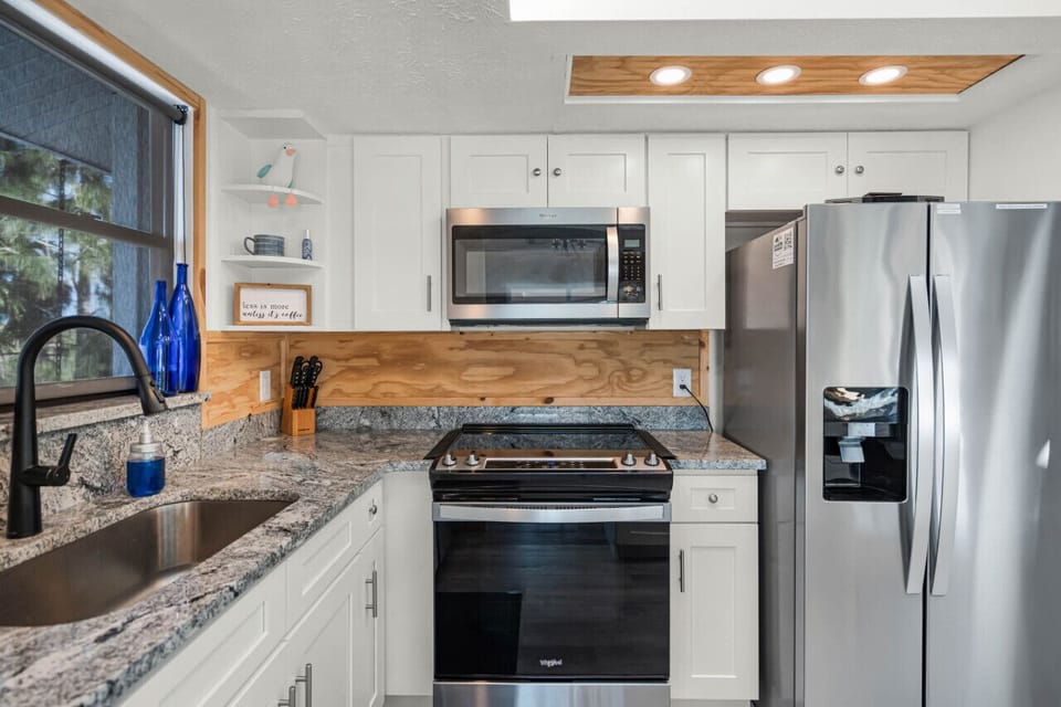 Brand new, fully updated kitchen