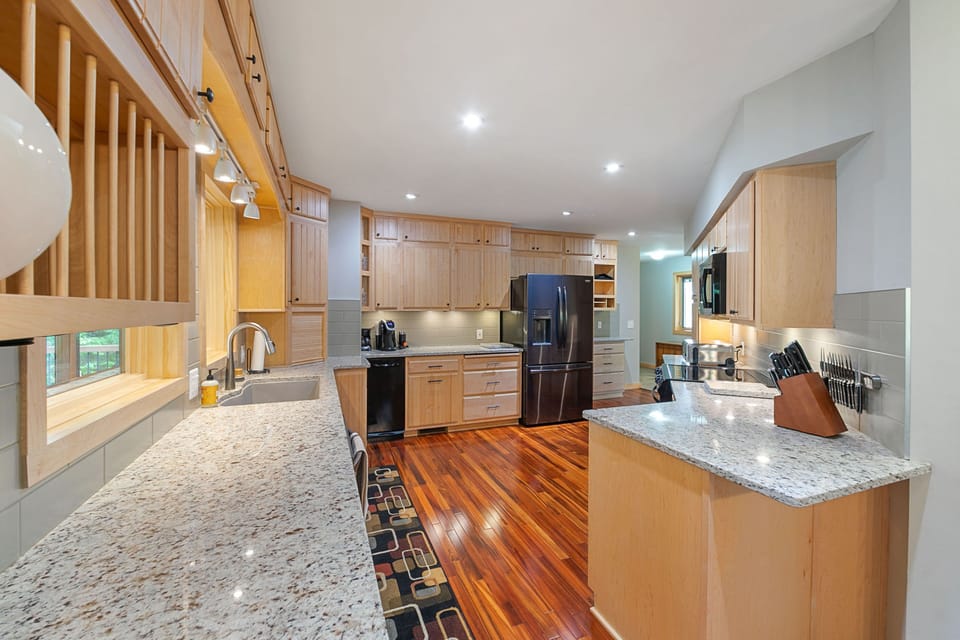 Full size kitchen with amenities