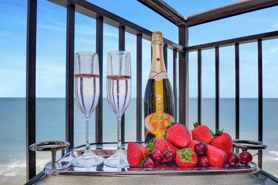 Begin your day with a breathtaking sunrise over the ocean, followed by a delightful stroll to the beach!