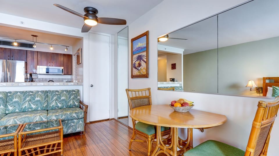 Expandable Dining Table