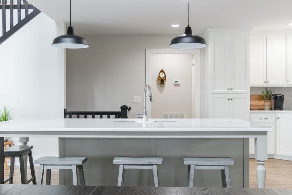 Large kitchen island that comfortably seats 4