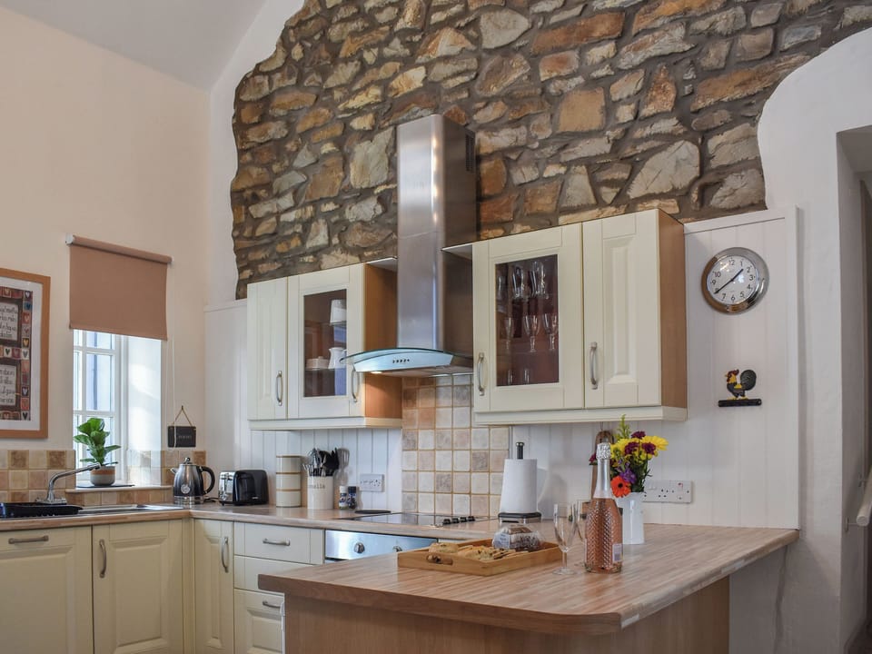 Kitchen | Ysgubor Blaenparc Barn - Blaenparc, Dihewyd<br />, near Aberaeron
