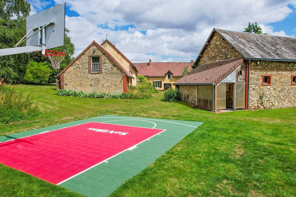 Sport court