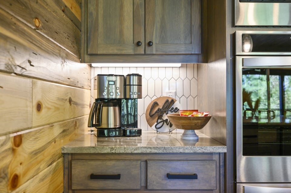 A coffee maker with a single serve or full pot option!