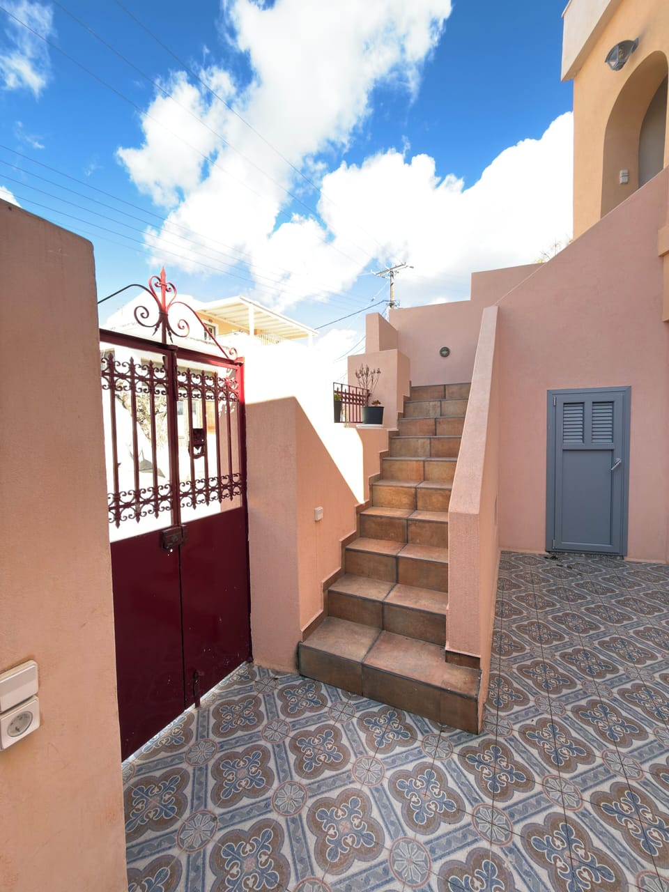 Building entrance space