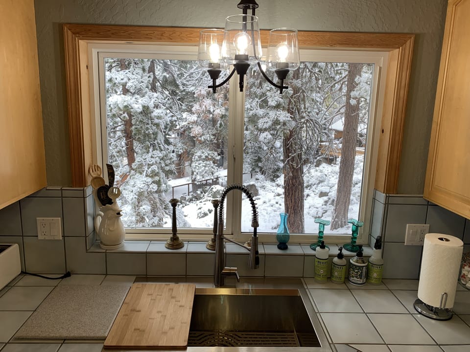 New Farmer's Sink and fixtures
