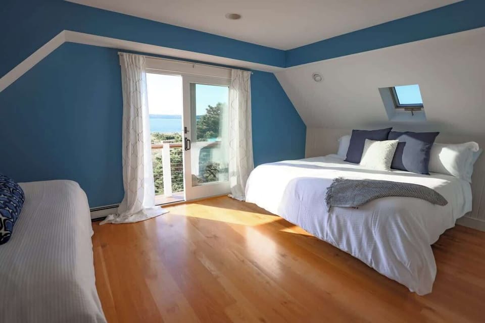 Third floor, king bed with twin trundle, private deck
