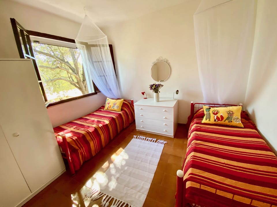Bedroom 3 made up as two singles