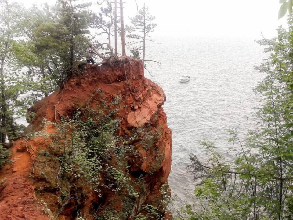 Nearby hike above the sea caves on Lake Superior (4)