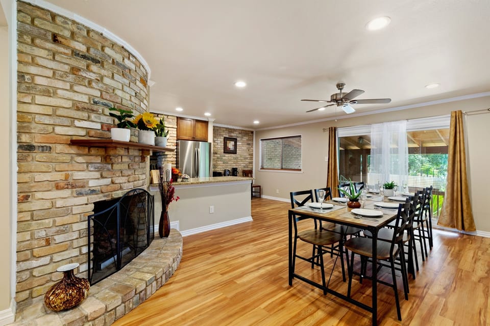 Welcome to the cozy 4 bedrooms with brick accent walls. We look forward to welcoming you!