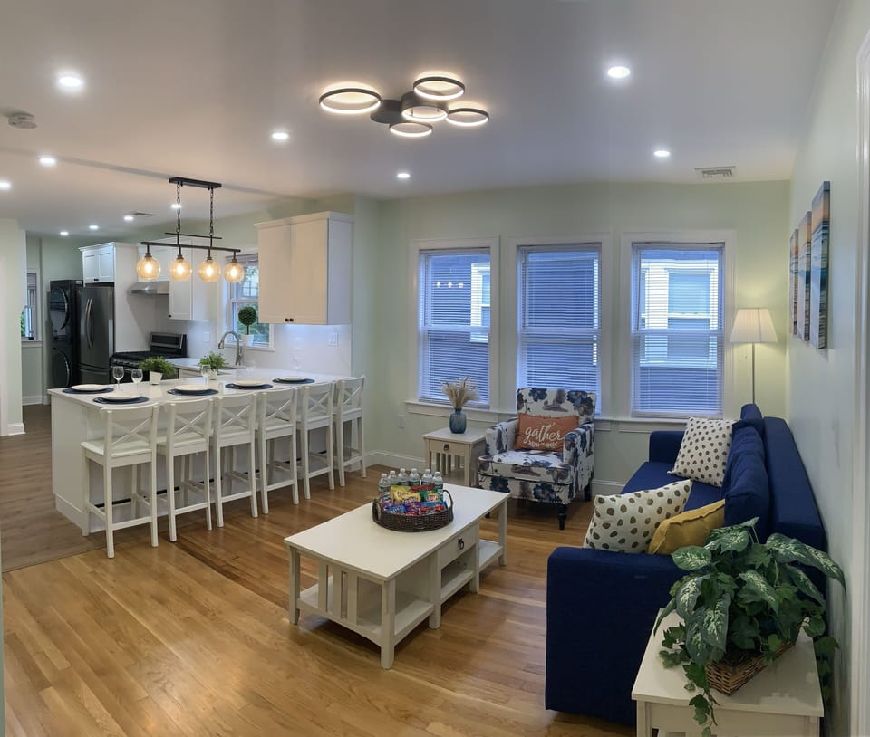 Living Room
Kitchen

