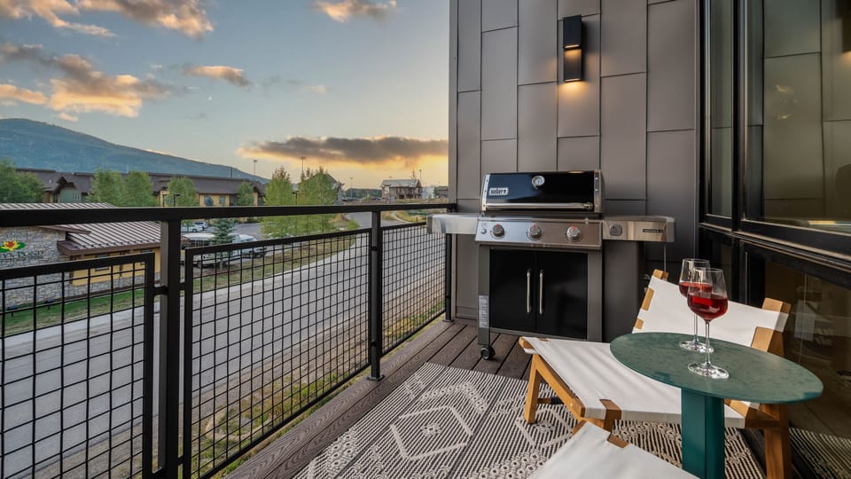 Grill out on the main floor deck!
