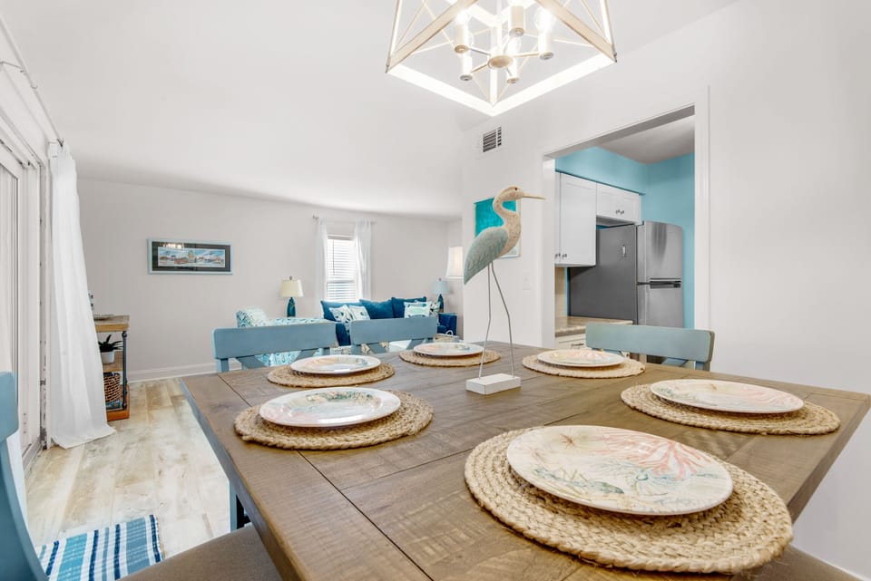 Dining to kitchen view