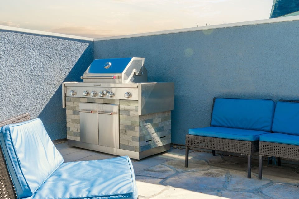 7 burner grill big enough to feed a large group