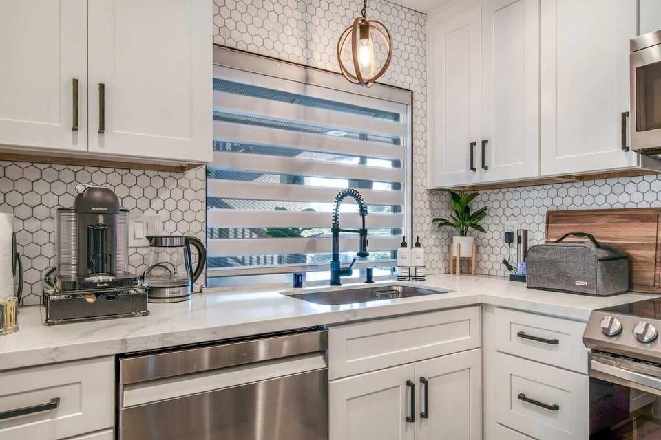 Kitchen | Sink Area