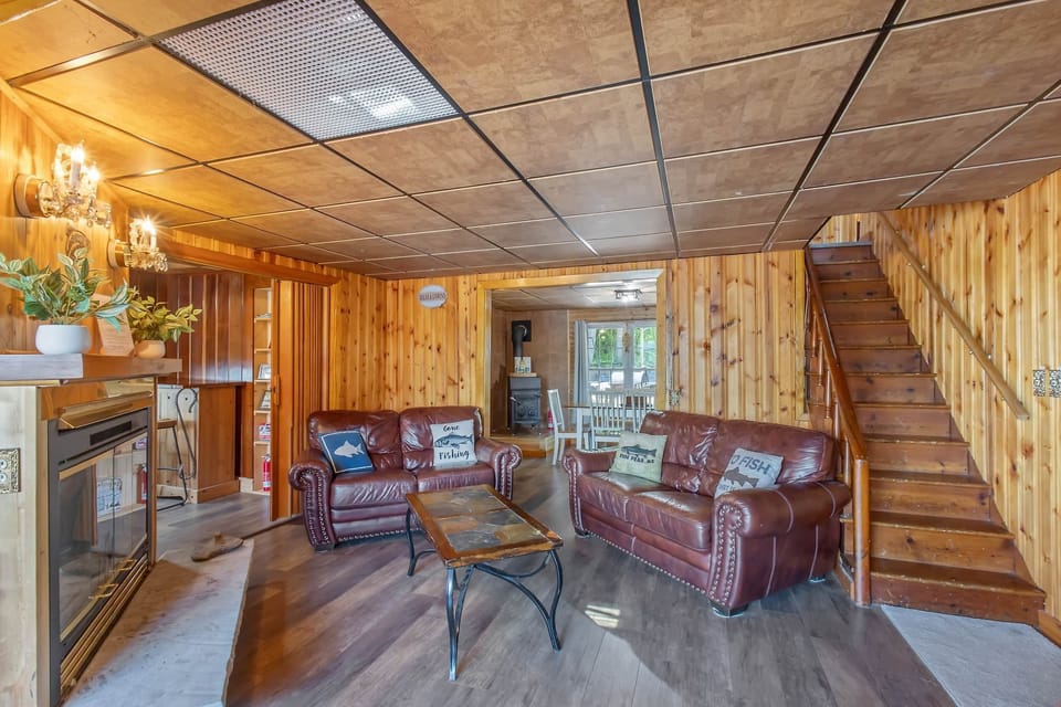 6_250 pine grove rd-6