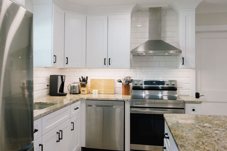 Well equipped kitchen for cooking