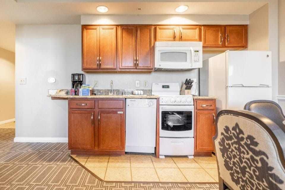 10 Club Wyndham Grand Desert 1 bedroom - kitchen (2).jpg