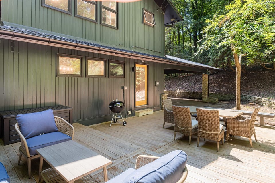 BBQ grill and outdoor dining