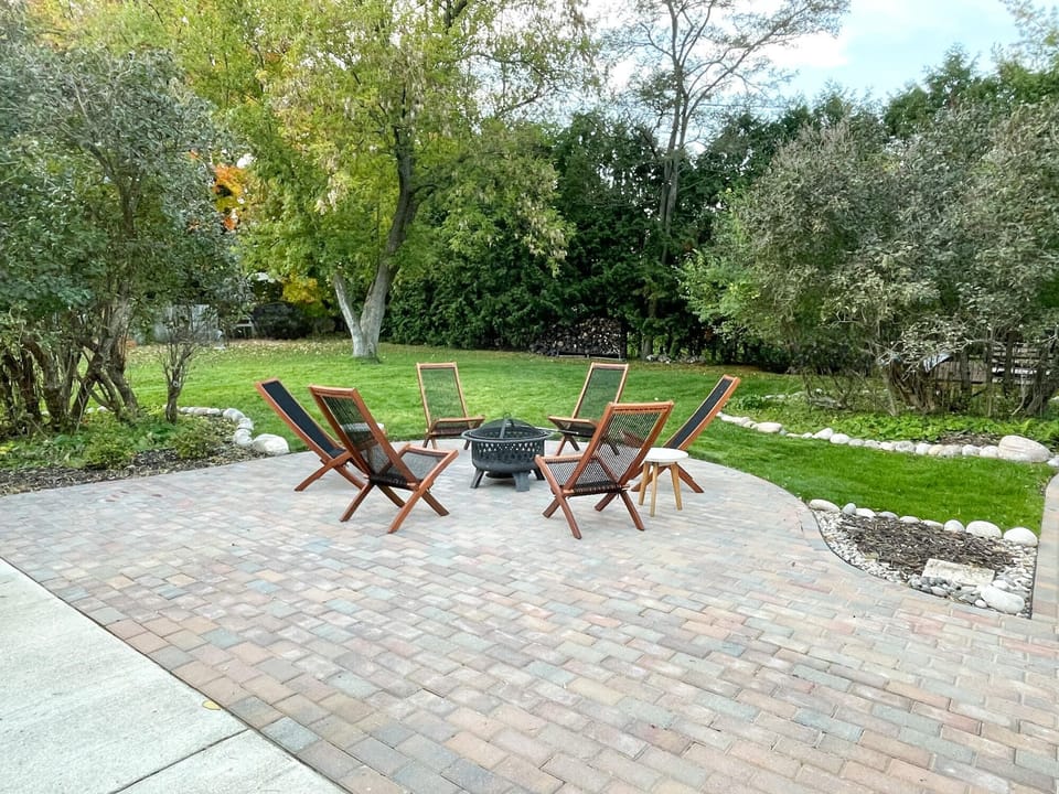 Gather the family around the fire pit to some s'mores and star gazing!