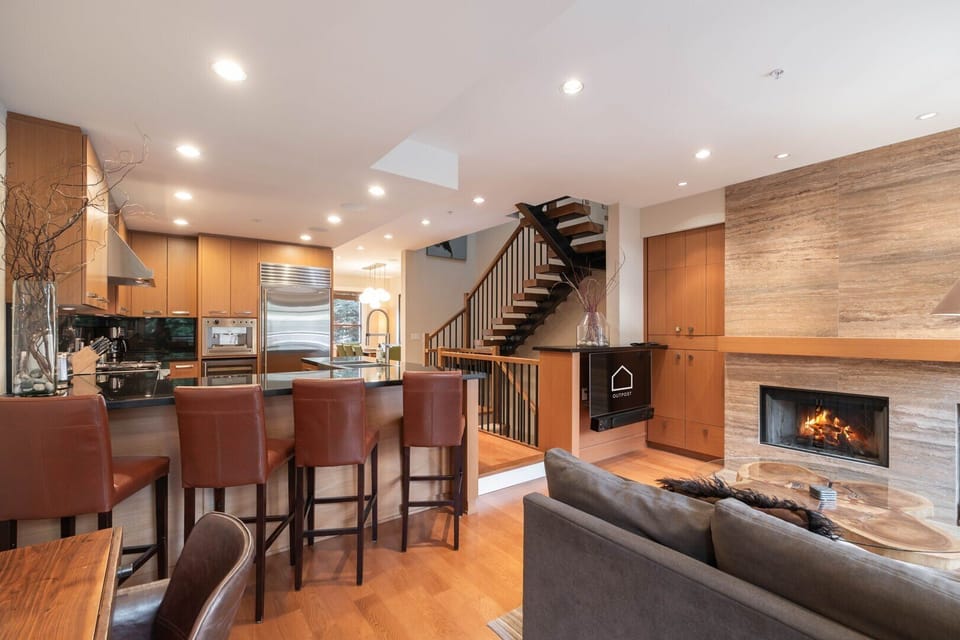 Property #10: Open floor plan