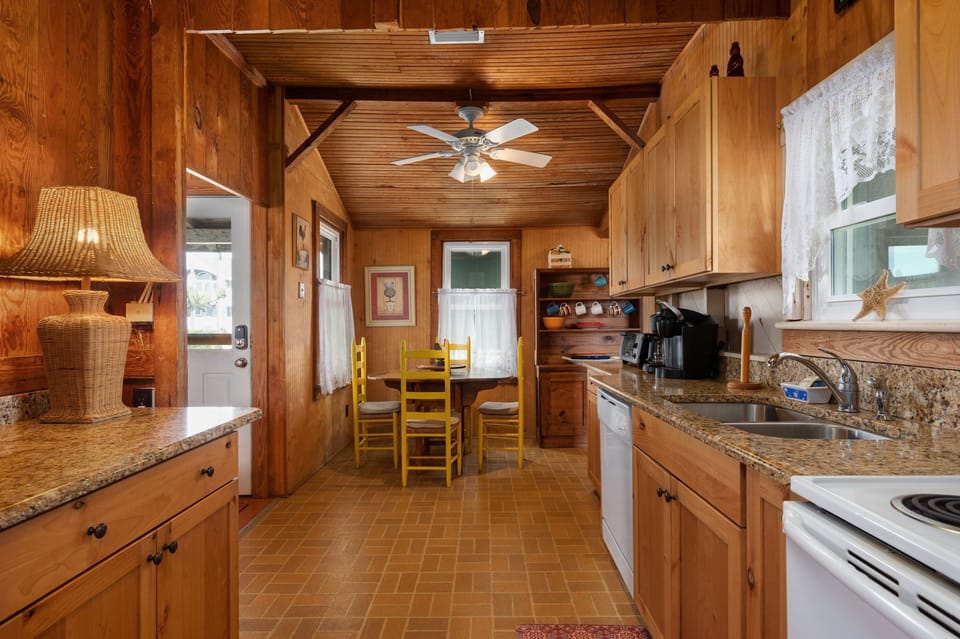 NH222: Island Dancer | Kitchen  & Dining Area