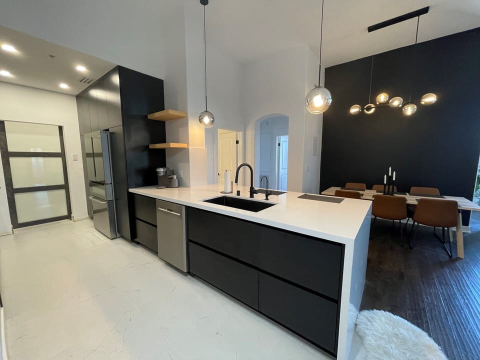 European style kitchen with high-end Bosch and KitchenAid appliances
