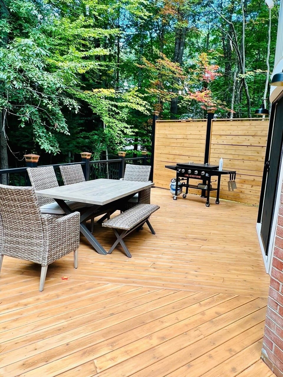 Outdoor dining 1