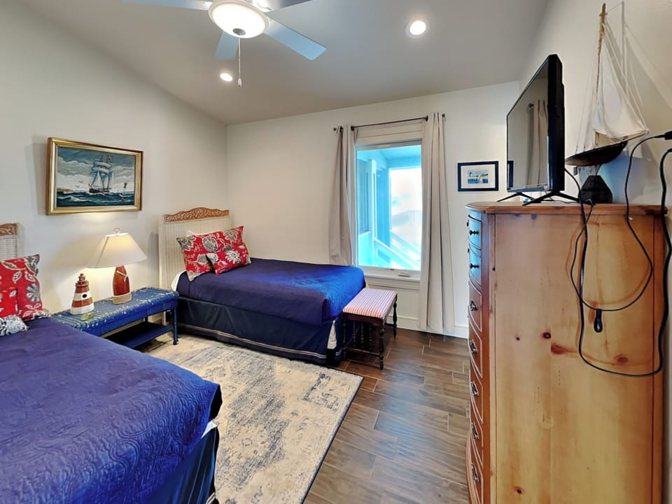 Sixth Bedroom - Two Twin Beds + TV - Second Floor
