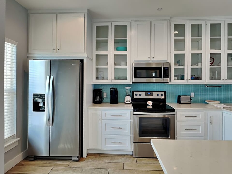Full Size Kitchen