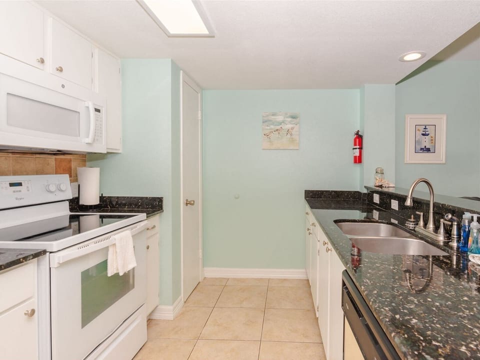 Full Kitchen