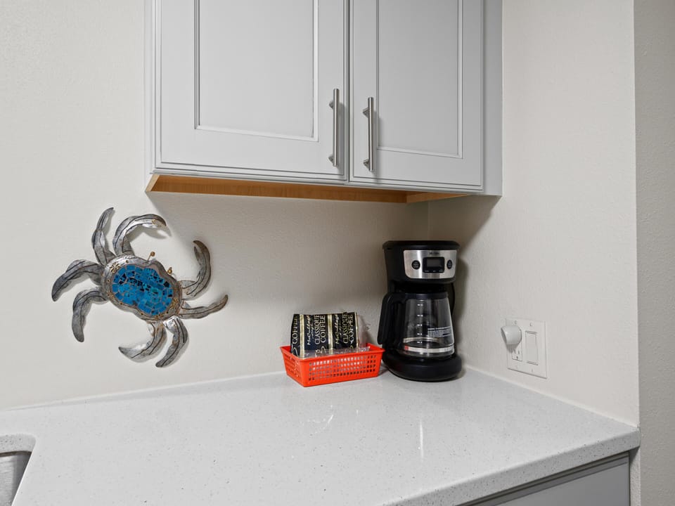 Full Kitchen - Coffee Station
