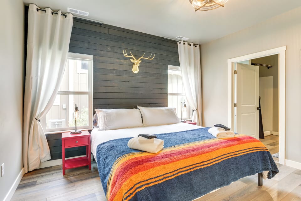 Spearfish Vacation Rental | 5BR | 3.5BA | 2,716 Sq Ft | Steps Required for Entry