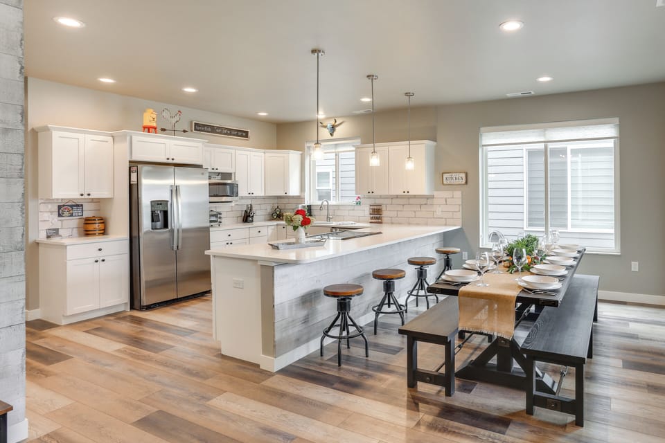 Kitchen & Dining Area | Stainless Steel Appliances | Cooking Basics