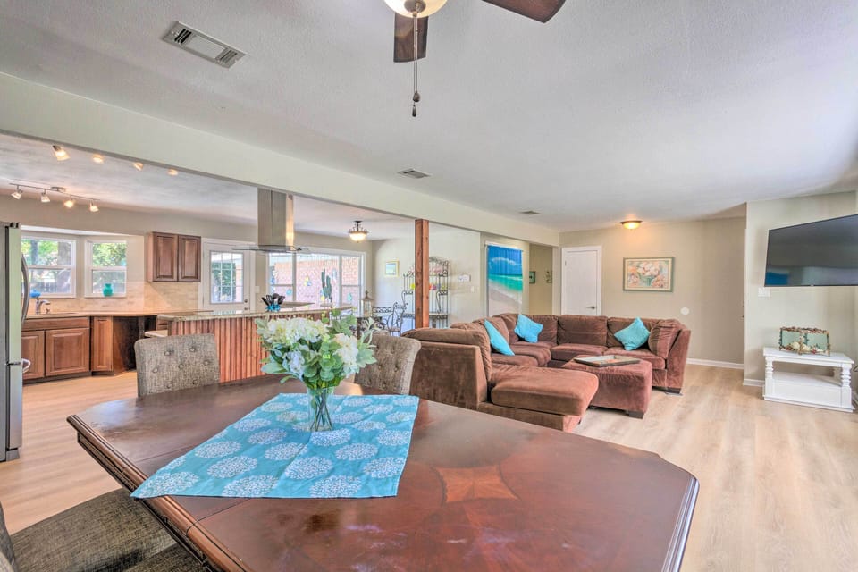 Dining Room | High Chair