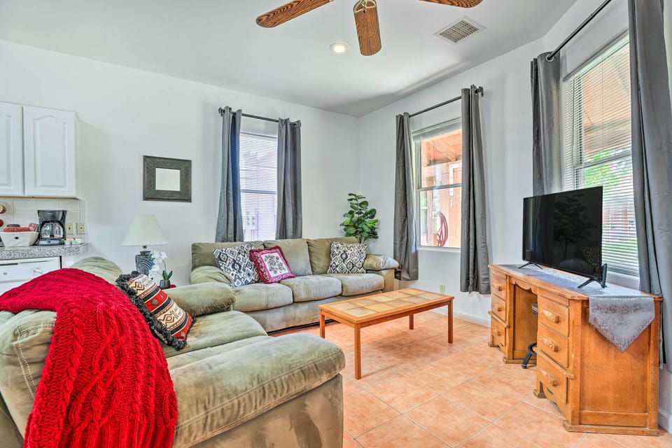 Eloy Vacation Rental | 2BR | 2BA | Step-Free Access | 930 Sq Ft