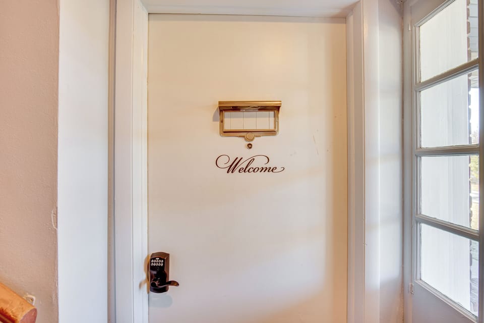 Unit Entrance | Keyless Entry