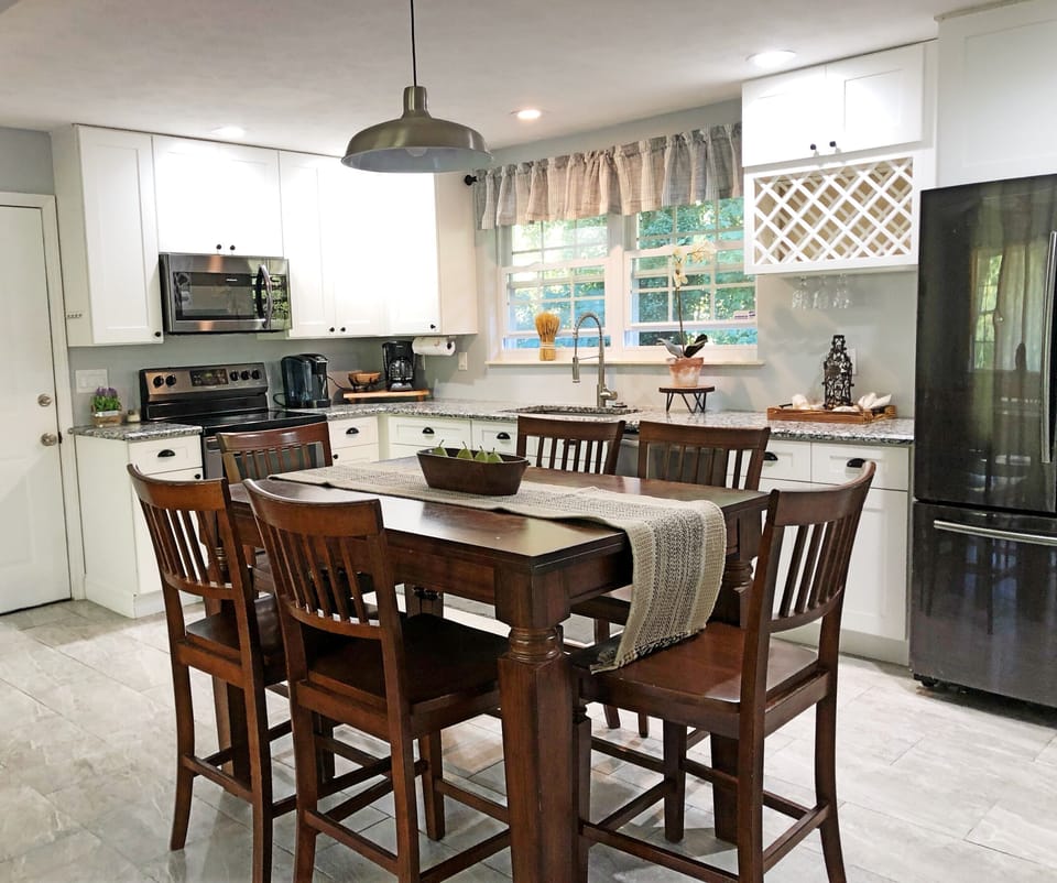 Dining area / kitchen