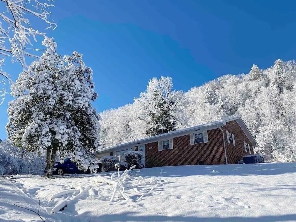 Beautiful snow covered Mountains 