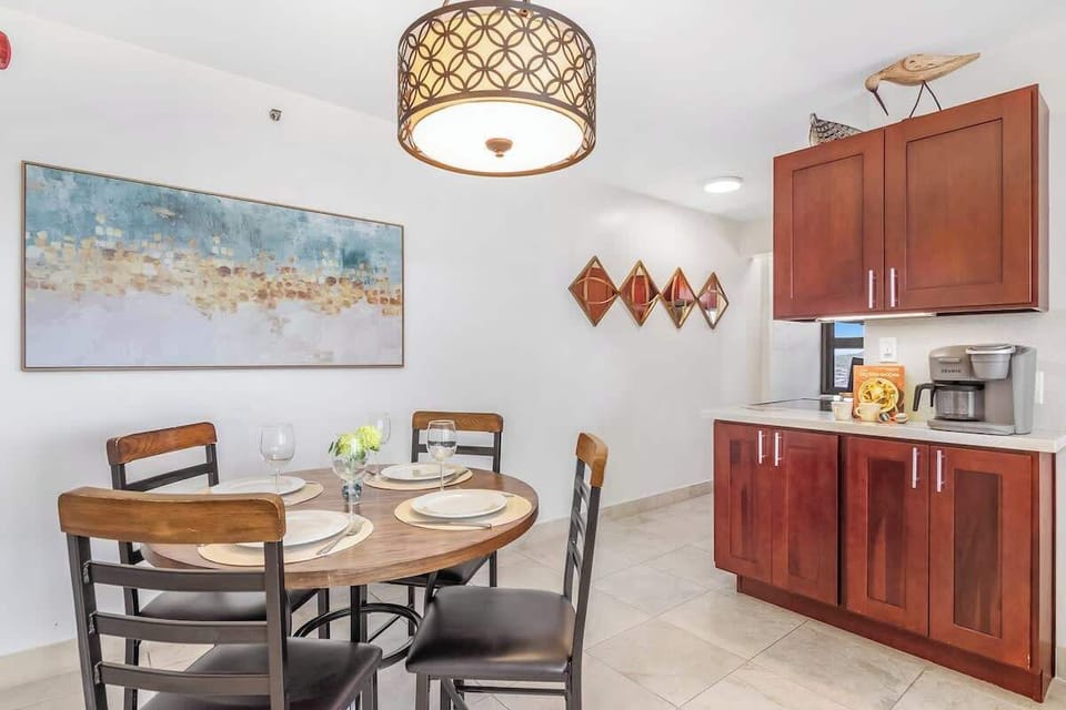 Kitchen and dining area.
