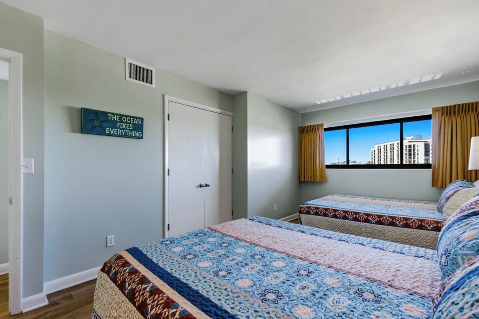 Guest bedroom