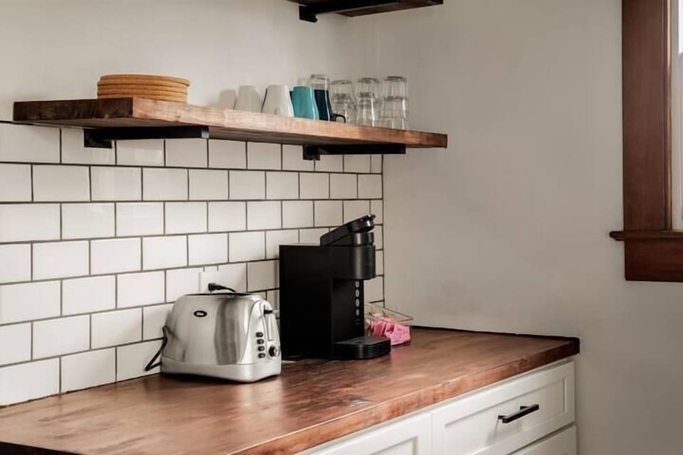 Coffee machine and toaster

