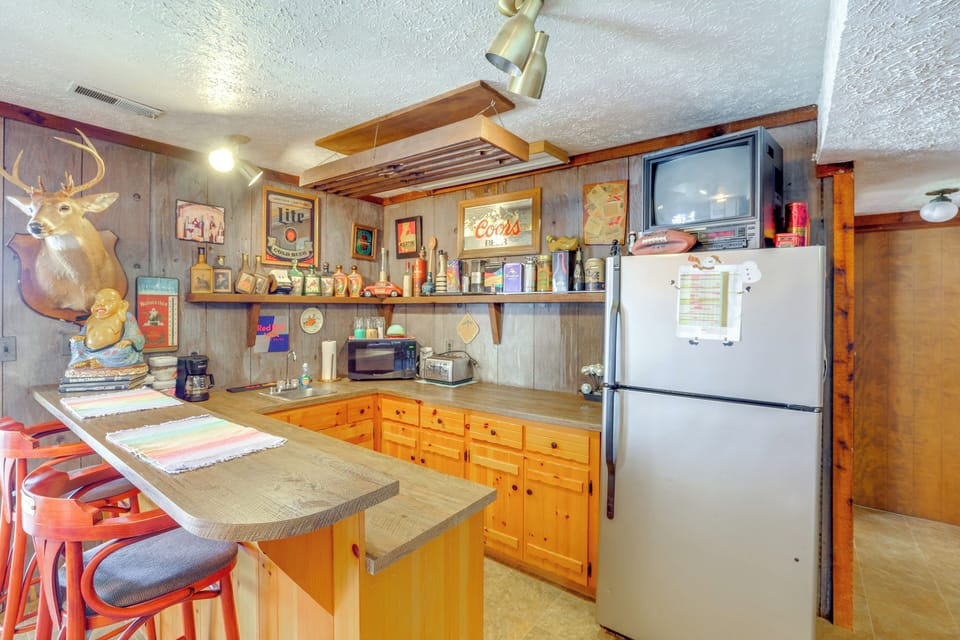 Kitchenette | Drip Coffee Maker | Free WiFi