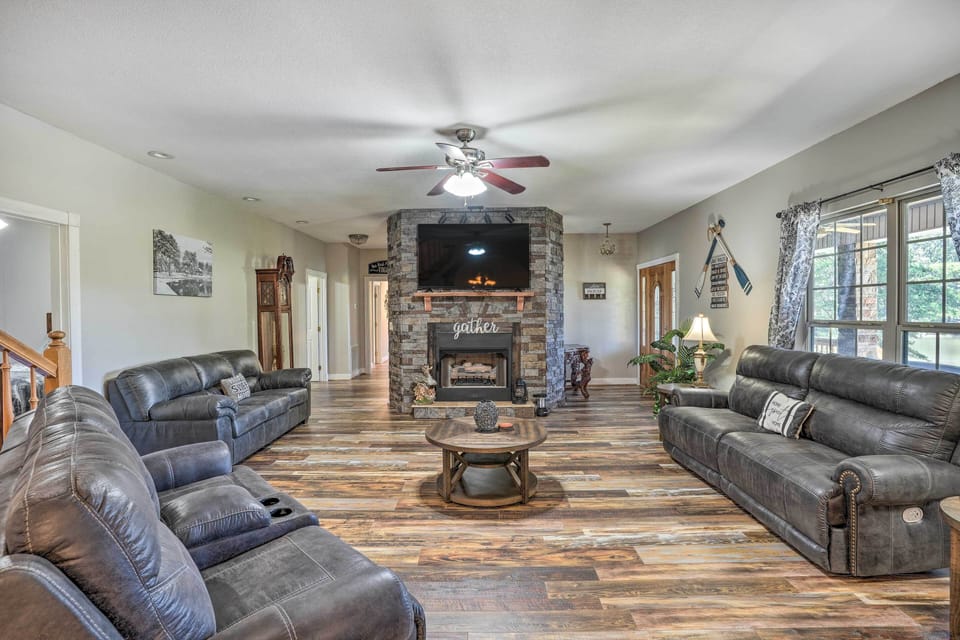 Trenton Vacation Rental | 5BR | 3BA | Step-Free Access | 3,600 Sq Ft