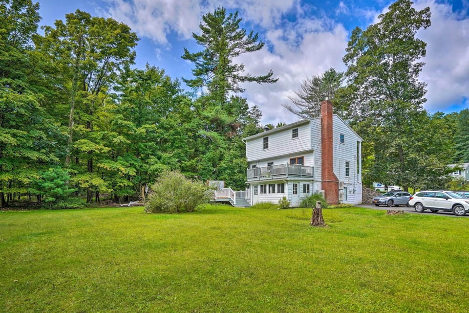 Woodstock Vacation Rental | 4BR | 2.5BA | 1,700 Sq Ft | Stairs Required