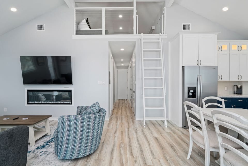 Open Room Concept - Loft Ladder