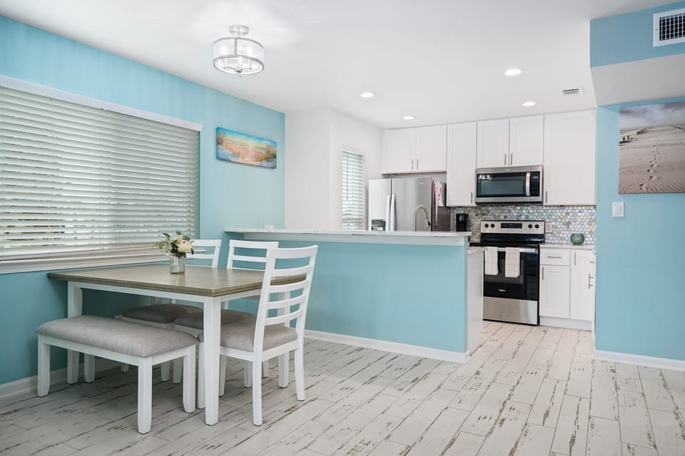 Open Layout Dining & Kitchen