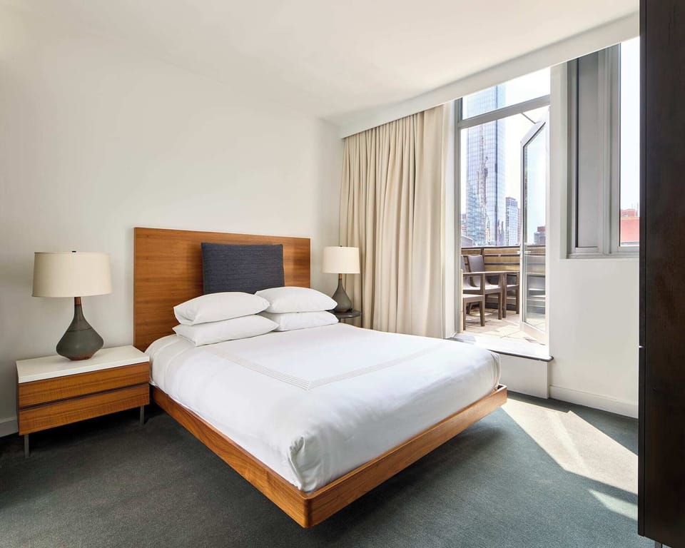 Unit with Queen bed